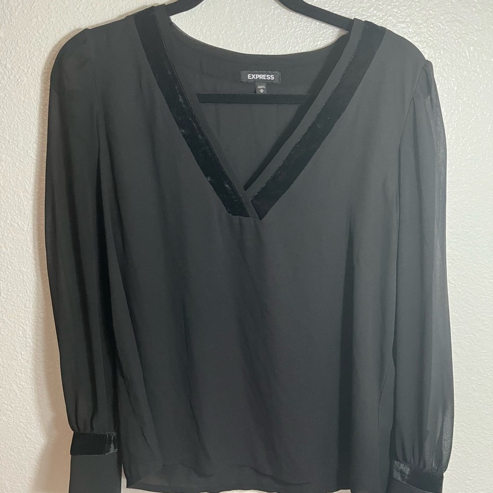 Express Elegant Black V-Neck Blouse Sz M